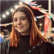 Médica imparte clases de biología general y humana para alumnos desde primaria hasta universitarios